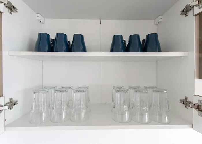 T&K Apartments - 8 Room Detached House - 6 Min To Messe Dus - Private Parking